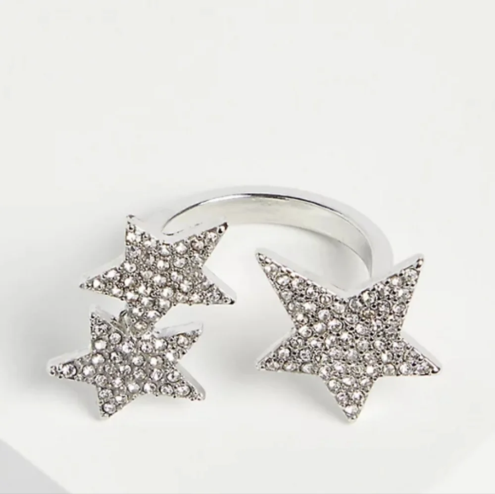 🆕️✨️⭐️PAVE STAR STATEMENT RING⭐️✨️ - Picture 1 of 2